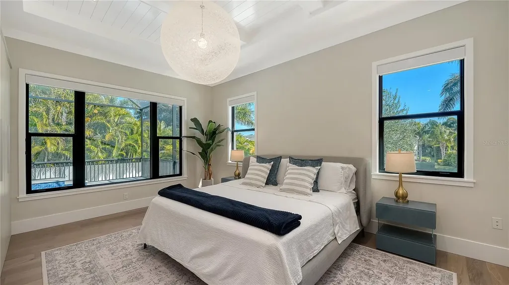575 S Spoonbill Drive Sarasota FL 34236
