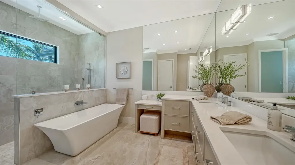 575 S Spoonbill Drive Sarasota FL 34236
