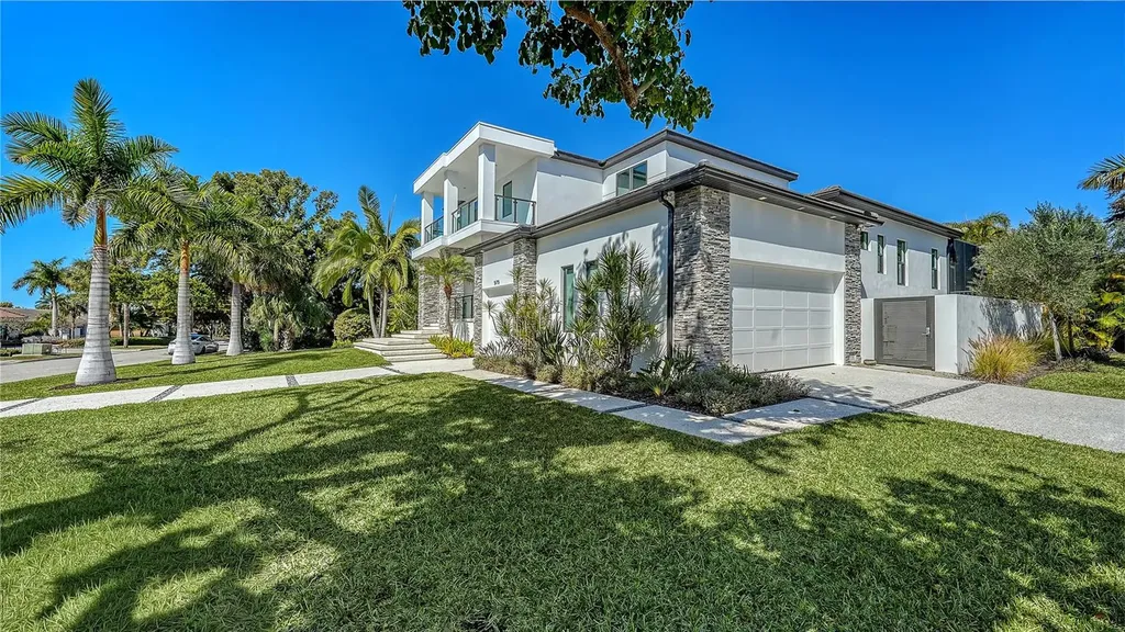 575 S Spoonbill Drive Sarasota FL 34236