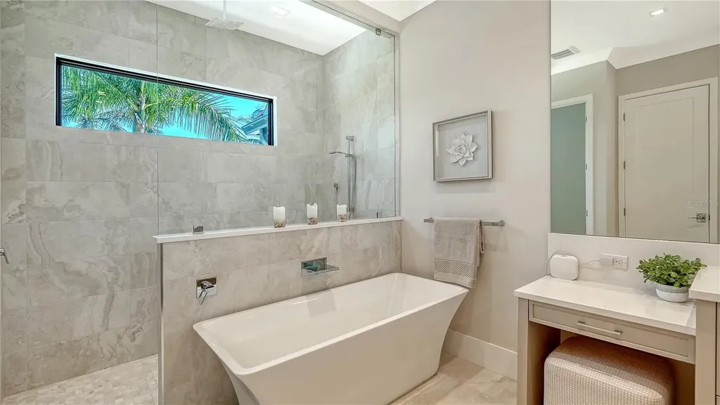 575 S Spoonbill Drive Sarasota FL 34236