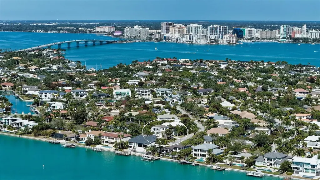575 S Spoonbill Drive Sarasota FL 34236