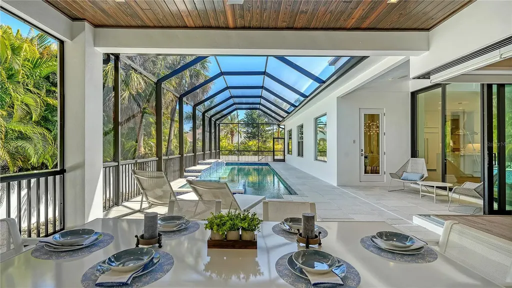 575 S Spoonbill Drive Sarasota FL 34236