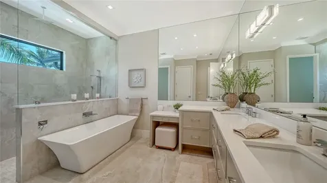 575 S Spoonbill Drive Sarasota FL 34236