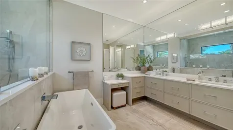 575 S Spoonbill Drive Sarasota FL 34236