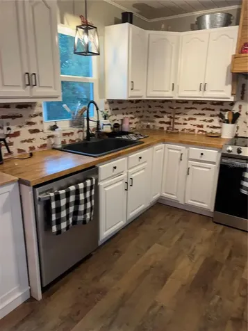 5561 NE 5th Place Ocala FL 34470