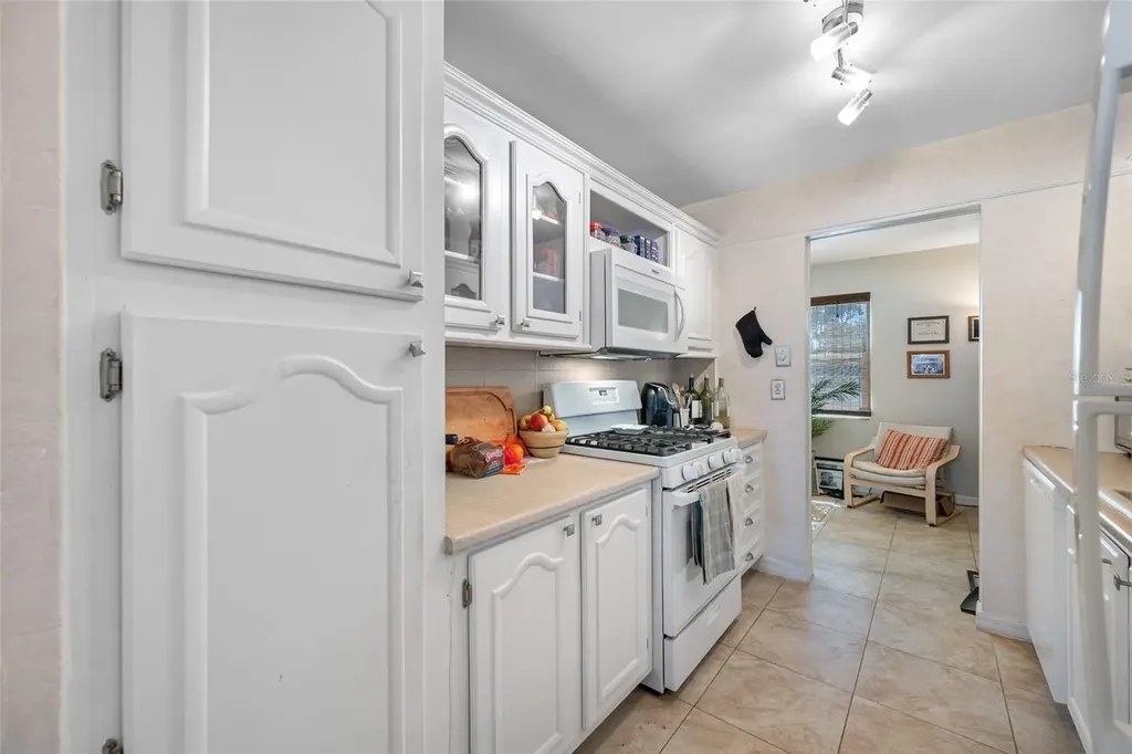 5217 81st Street N St Petersburg FL 33709