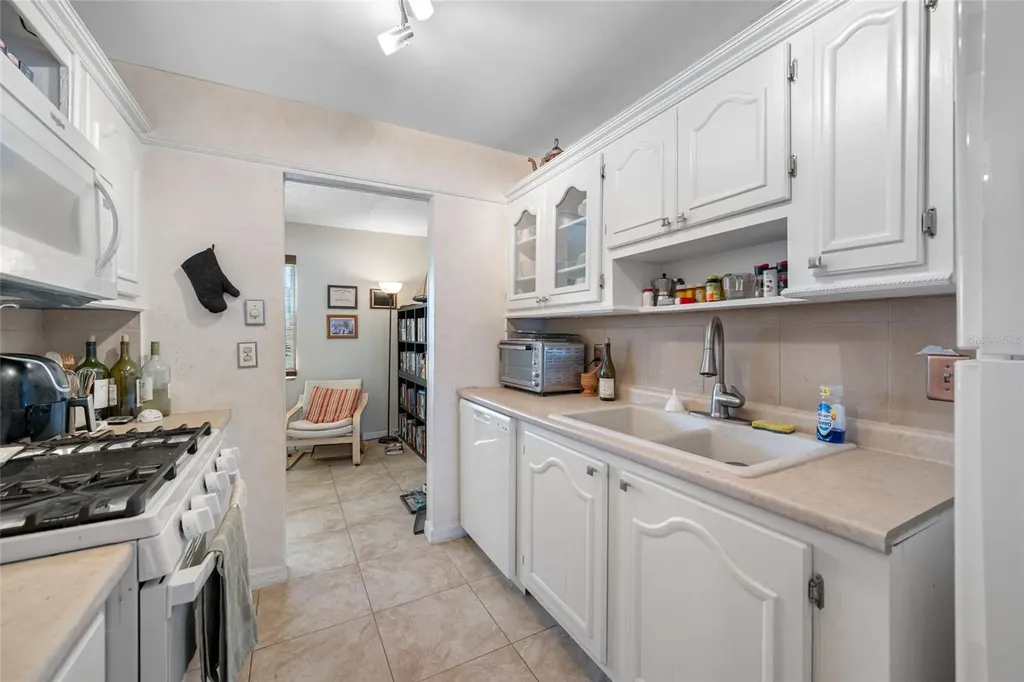 5217 81st Street N St Petersburg FL 33709