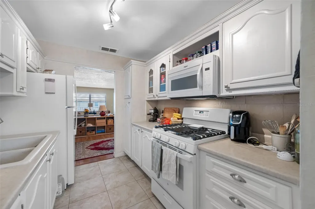 5217 81st Street N St Petersburg FL 33709