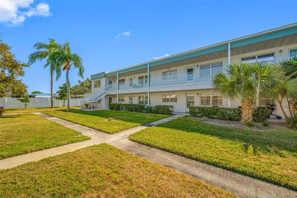 5217 81st Street N St Petersburg FL 33709