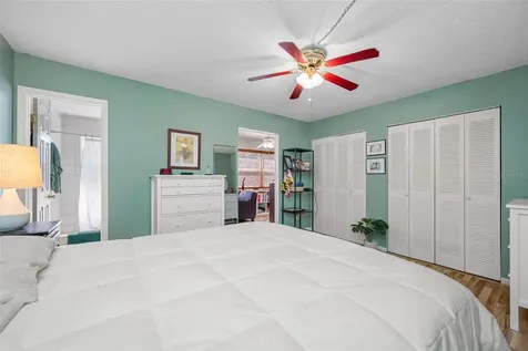 5217 81st Street N St Petersburg FL 33709