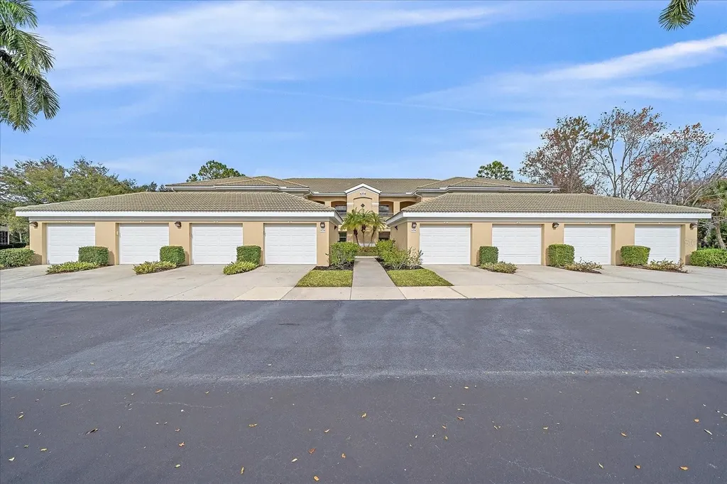 6334 Grand Oak Circle Bradenton FL 34203
