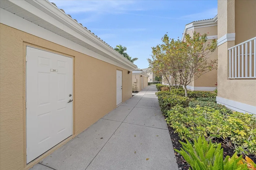 6334 Grand Oak Circle Bradenton FL 34203