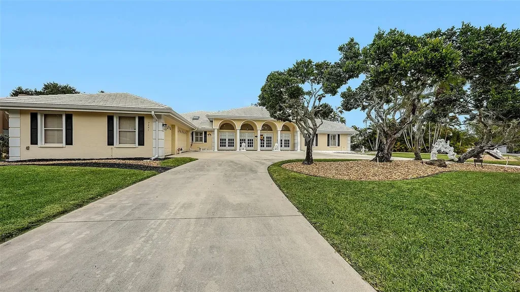 7421 Weeping Willow Boulevard Sarasota FL 34241