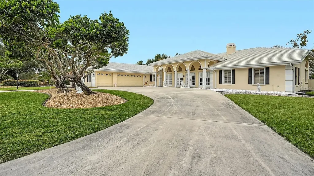 7421 Weeping Willow Boulevard Sarasota FL 34241