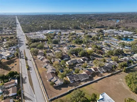 2888 Bancroft Circle E Palm Harbor FL 34683