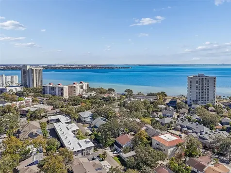 2302 S Arrawana Avenue Tampa FL 33629