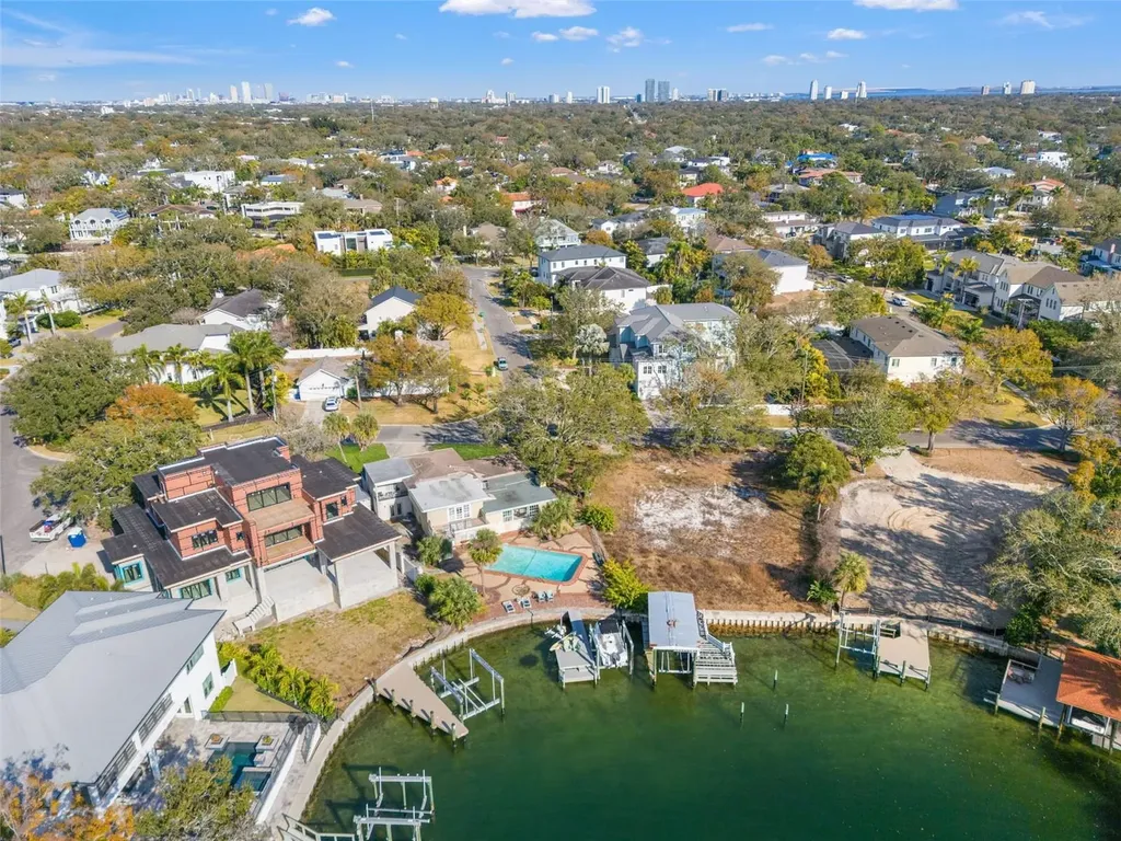 2605 S Beach Drive Tampa FL 33629