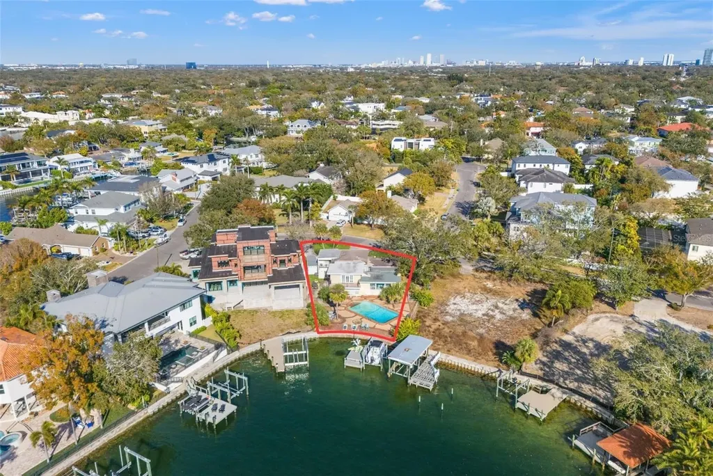 2605 S Beach Drive Tampa FL 33629