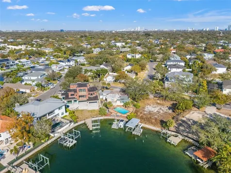 2605 S Beach Drive Tampa FL 33629