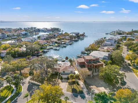 2605 S Beach Drive Tampa FL 33629