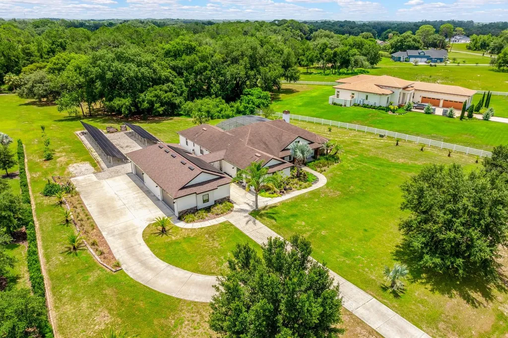 27324 Grand Oak Lane Tavares FL 32778