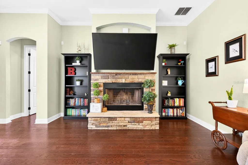 27324 Grand Oak Lane Tavares FL 32778