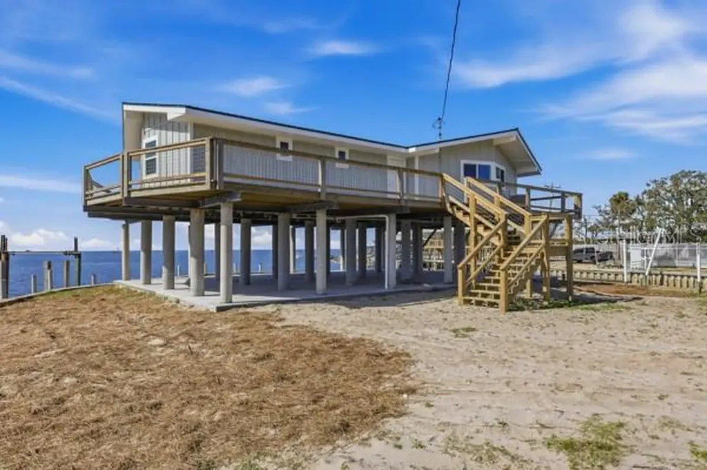 18 4th Street Horseshoe Beach FL 32648