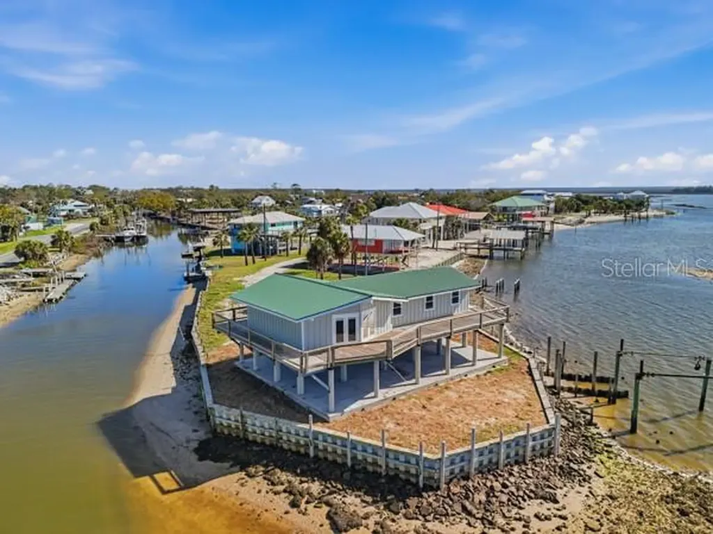 18 4th Street Horseshoe Beach FL 32648