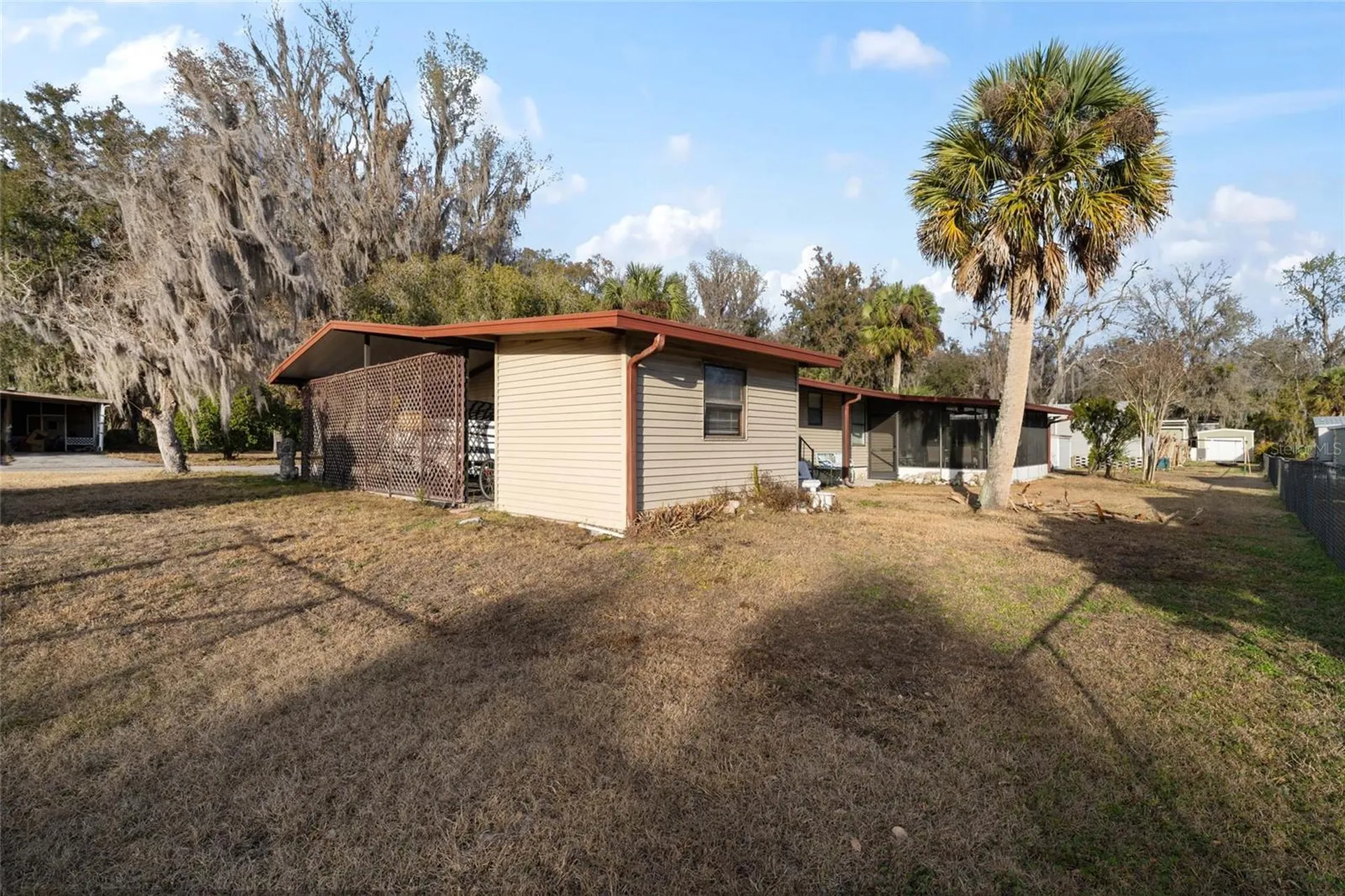 46 Wilderness Drive Lake Panasoffkee FL 33538