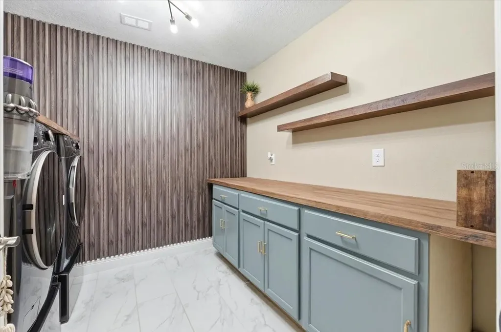 14508 Woodland Spur Drive Lithia FL 33547