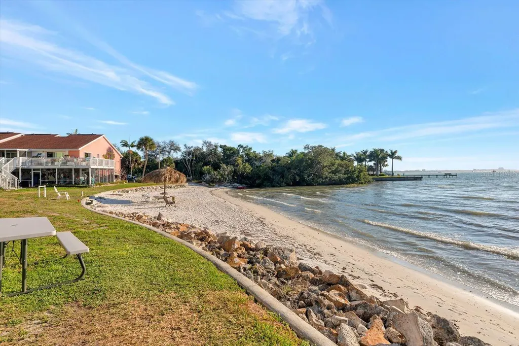 3765 41st Street S St Petersburg FL 33711