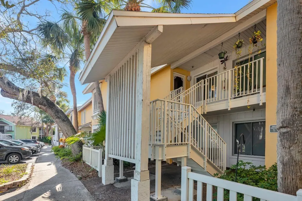 3765 41st Street S St Petersburg FL 33711