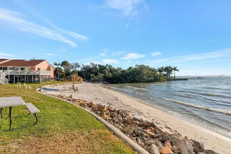 3765 41st Street S St Petersburg FL 33711