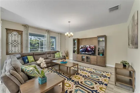 1592 Flange Drive Davenport FL 33896