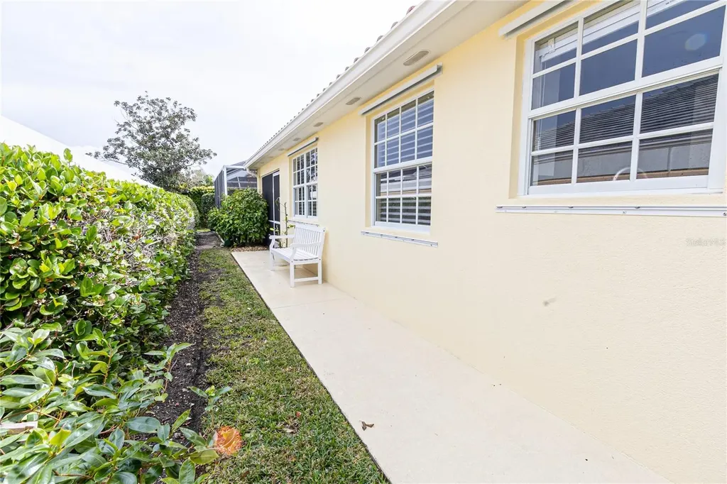 8876 Estepona Court Sarasota FL 34238