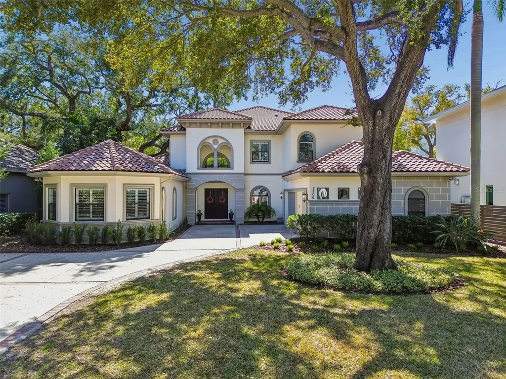 2906 W Hawthorne Road Tampa FL 33611