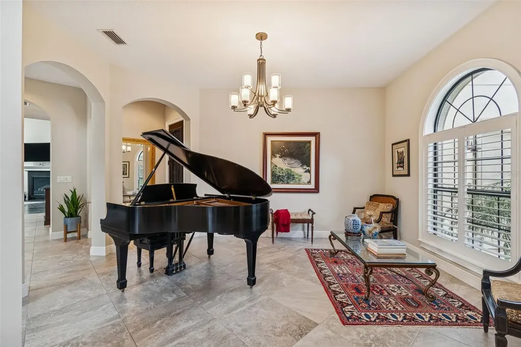 2906 W Hawthorne Road Tampa FL 33611