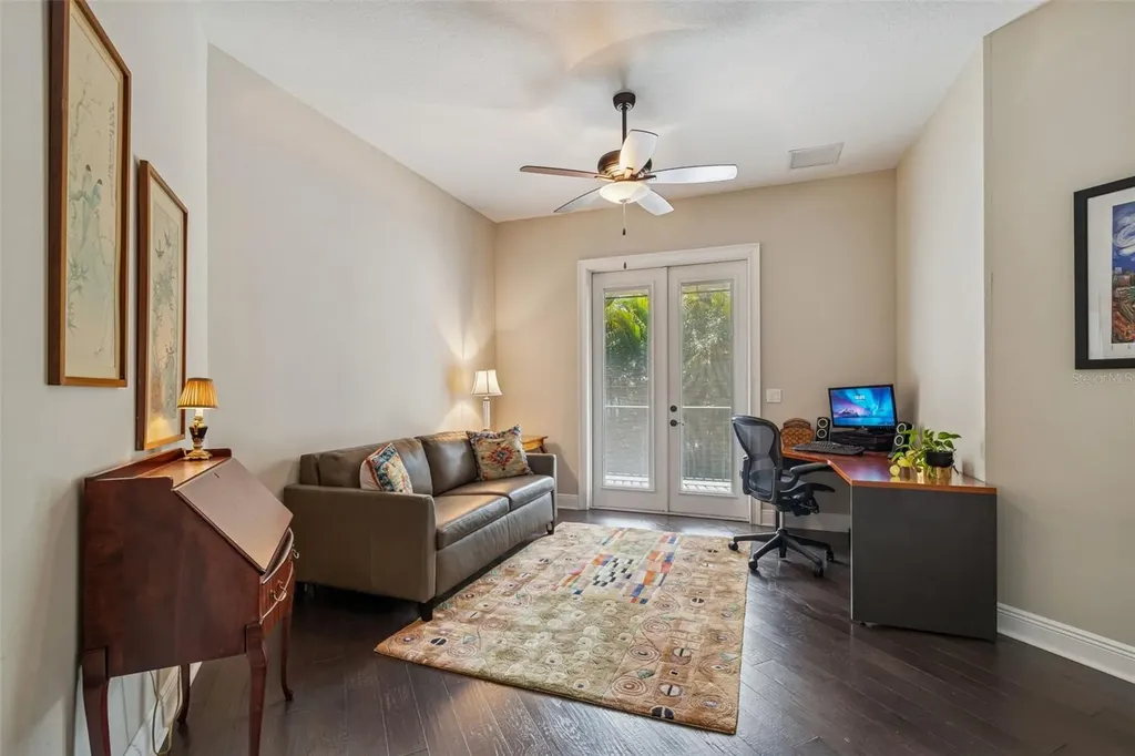 2906 W Hawthorne Road Tampa FL 33611