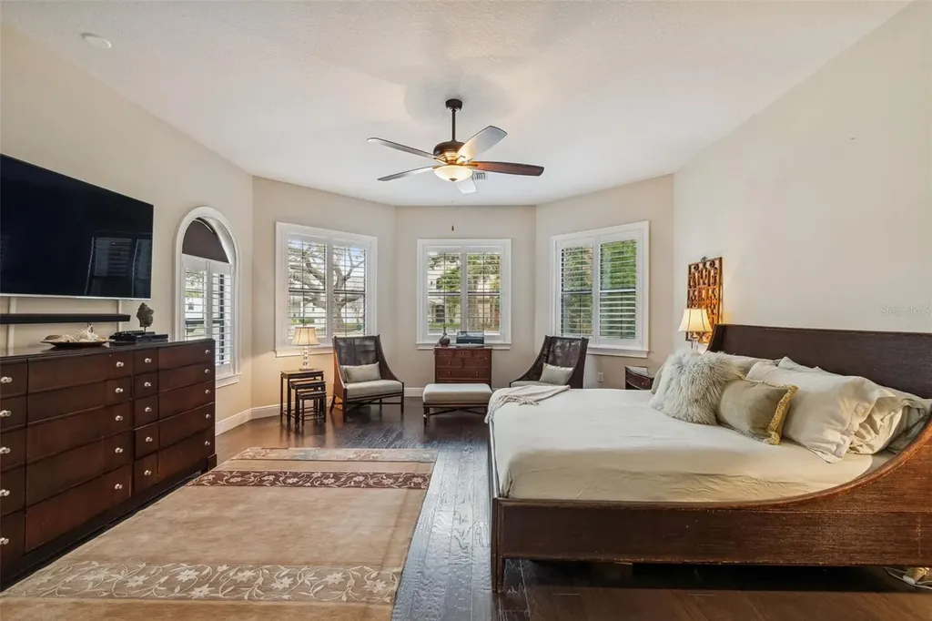 2906 W Hawthorne Road Tampa FL 33611