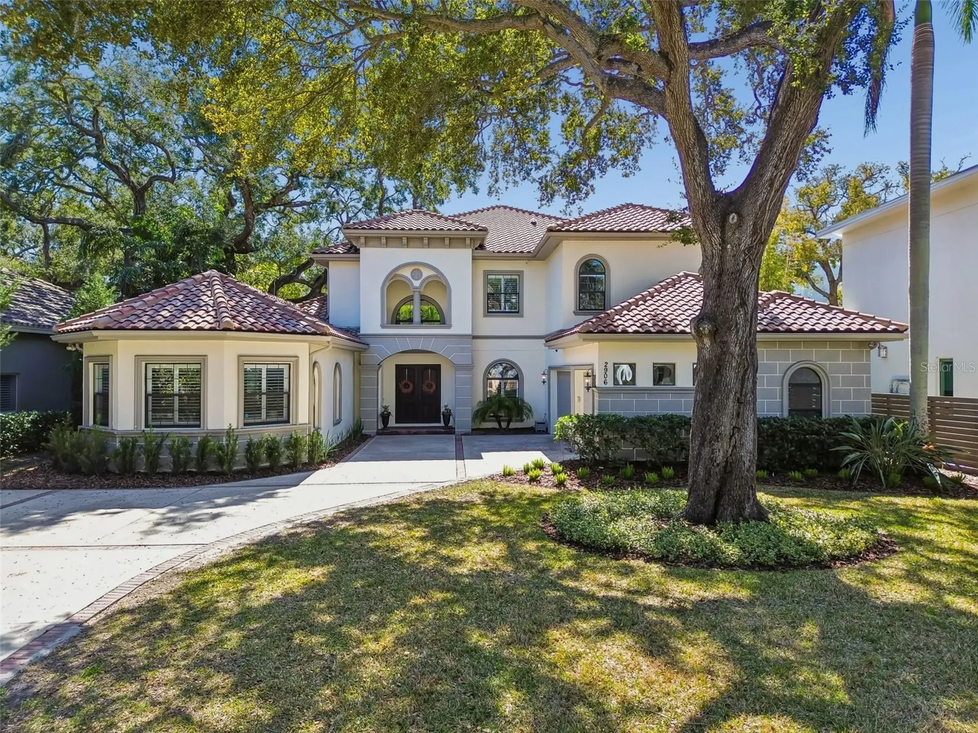 2906 W Hawthorne Road Tampa FL 33611
