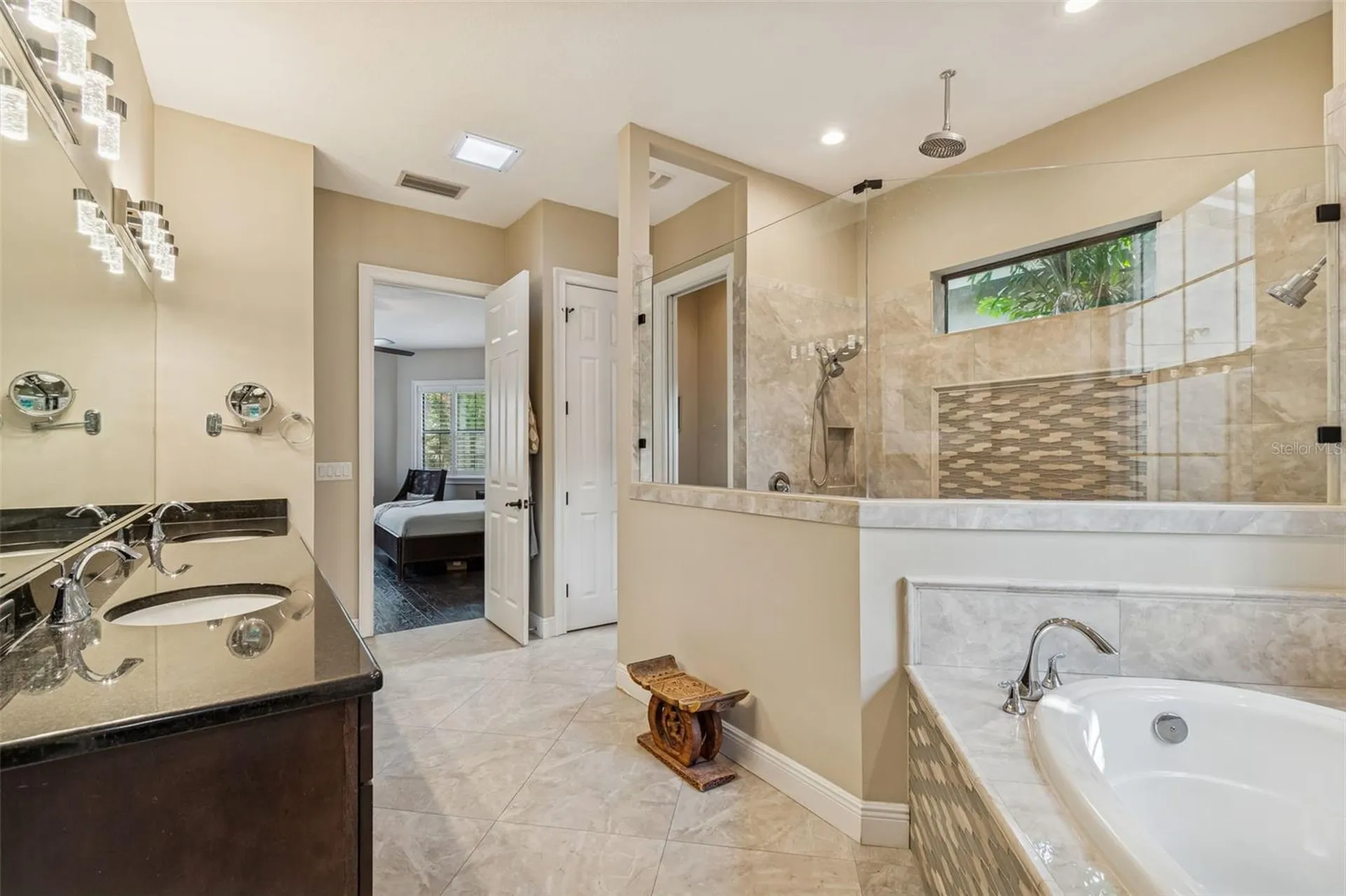 2906 W Hawthorne Road Tampa FL 33611