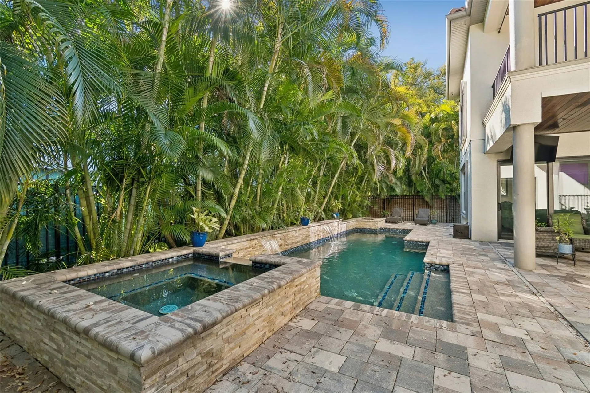 2906 W Hawthorne Road Tampa FL 33611