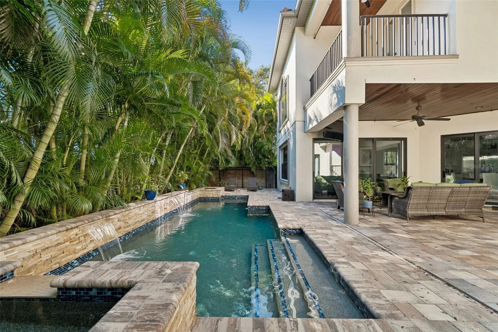 2906 W Hawthorne Road Tampa FL 33611