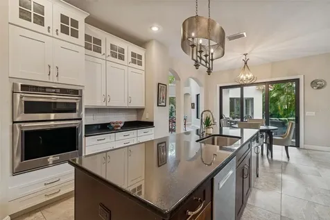 2906 W Hawthorne Road Tampa FL 33611
