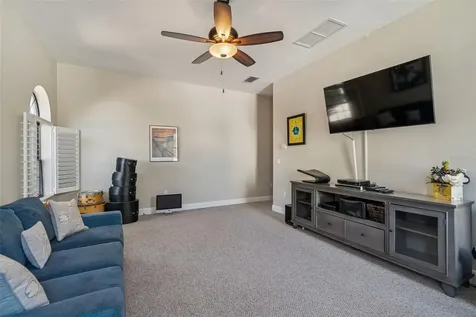 2906 W Hawthorne Road Tampa FL 33611