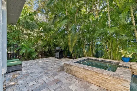 2906 W Hawthorne Road Tampa FL 33611