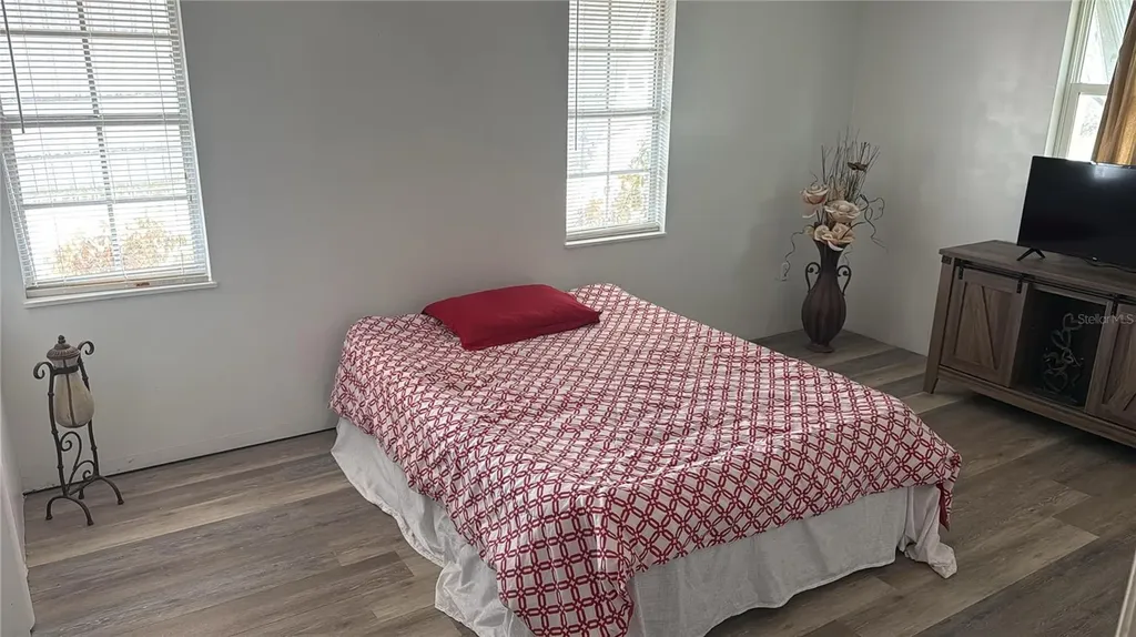 6020 17th Street Zephyrhills FL 33542