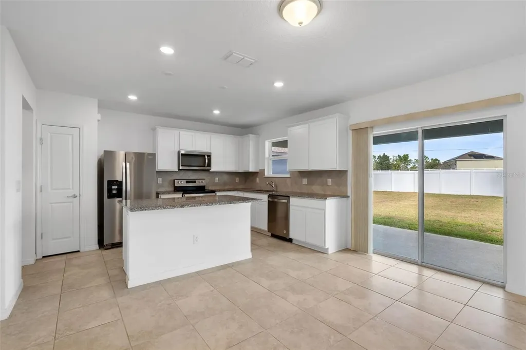 9644 Summers Cay Circle Thonotosassa FL 33592