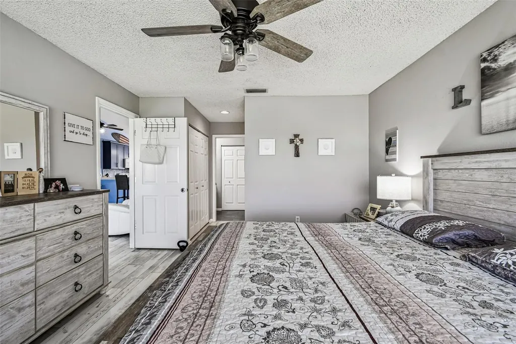 4210 Caddie Drive E Bradenton FL 34203