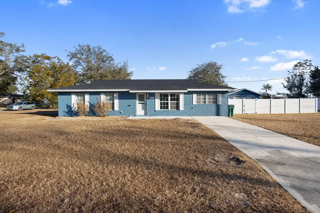 301 Magnolia Way Lady Lake FL 32159
